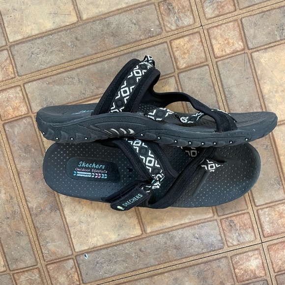 Skechers Black and White Sandals - Picture 4 of 4